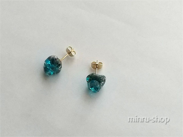 琉球ガラス青のピアスZAMAMIblue